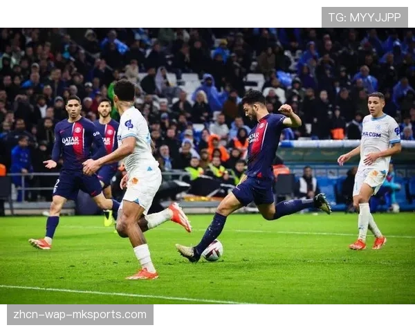 巴黎圣日耳曼vs里昂赛前，恩里克未透露舍瓦利耶出战信息